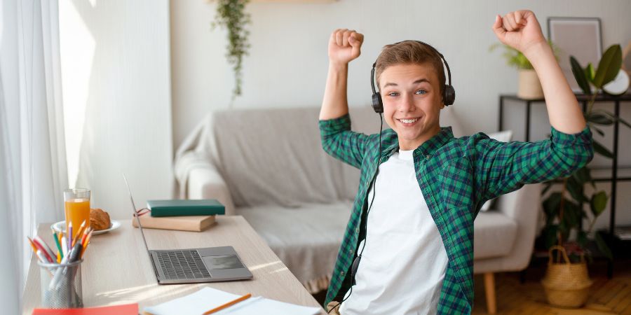 Wie richtet man ein Studentenzimmer und einen Lernort ein?