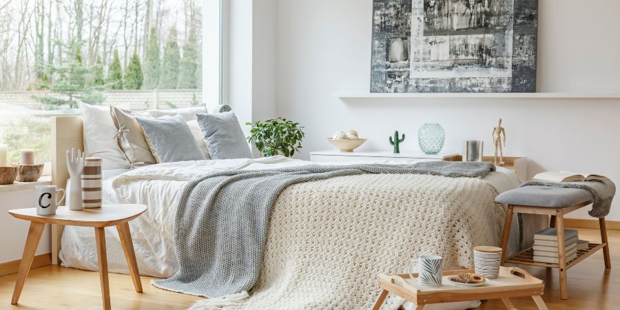 Beleuchtung für das Wohnzimmer im Scandi-Boho-Stil