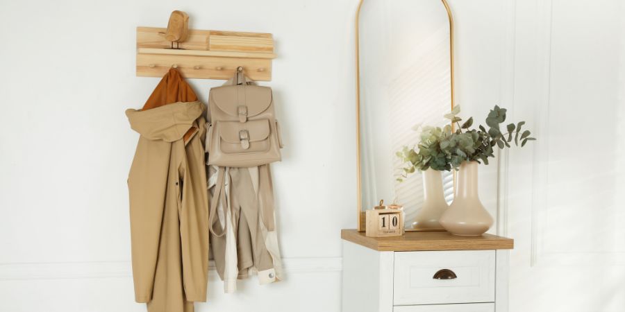 Die perfekte Garderobe für den Flur – moderne Flure und klassische Arrangements. Welche Garderobe wählen?