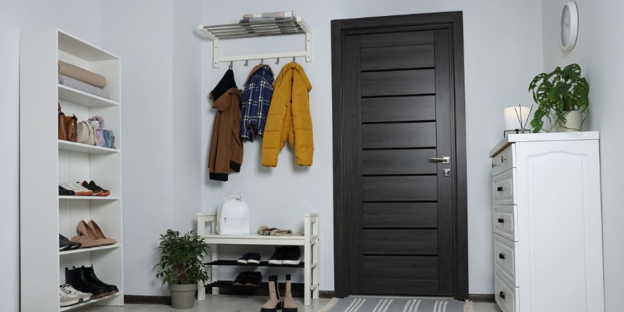 Garderobe für den Flur – das Aussehen zählt! Welchen Garderobentyp soll man für den Flur im skandinavischen Stil und welchen im klassischen Stil wählen?